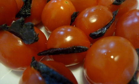 Cherry tomatoes with dried plums. The combination is so right… Sweet and sour!  One of the creative food prepared by my friend. Please try. Simple yet nice!
